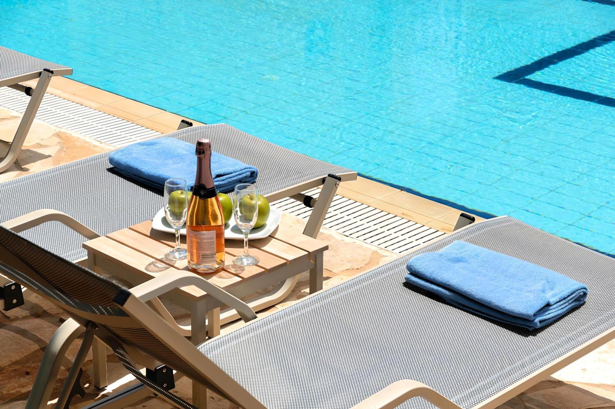 Mare Blue Villas Heated Pool Kournás Exterior foto